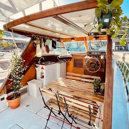 Hotel en barco Vintage Classic 70s Boat!