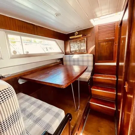 Vintage Classic 70s Boat! Hotel en barco