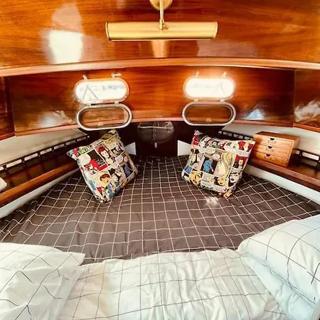 Vintage Classic 70s Boat! Hotel en barco *