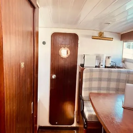 Hotel en barco Vintage Classic 70s Boat!