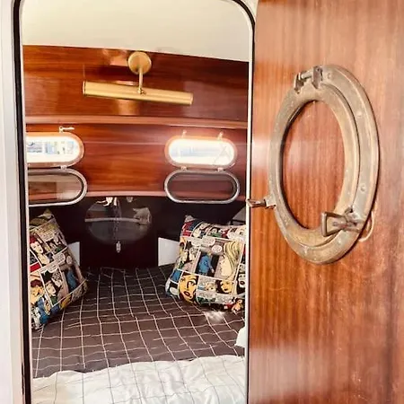 Vintage Classic 70s Boat! Hotel en barco